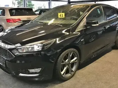 Gebraucht Ford Focus ST-Line 140 PS (102 kW) 2018 Schwarz Limousine