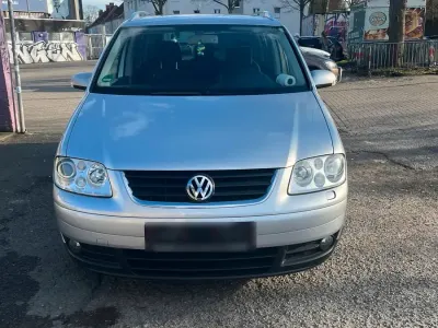 Second-hand VW Touran 140 CP (102 kW) 2004 Gri Monovolum