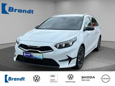 Używany Kia Ceed 101 KM (74 kW) 2025 Biały Hatchback