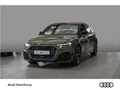 Neu Audi A1 207 PS (152 kW) 2026 Grün (distriktgrün metallic/mythosschwarz metallic) SUV
