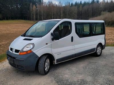 Usado Renault Trafic 101 HP (74 kW) 2005 Branco Monovolume