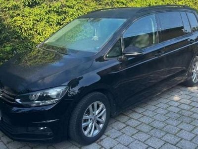 Gebraucht VW Touran Comfortline 150 PS (110 kW) 2018 Schwarz Van / Kleinbus