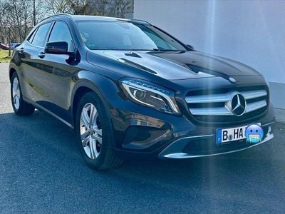 Usata Mercedes GLA180 Urban 122 CV (89 kW) 2016 Marrone SUV
