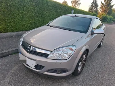Gebraucht Opel Astra 140 PS (102 kW) 2009 Cabrio