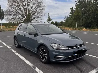 Gebraucht VW Golf VII IQ Drive 116 PS (85 kW) 2019 Blau Limousine