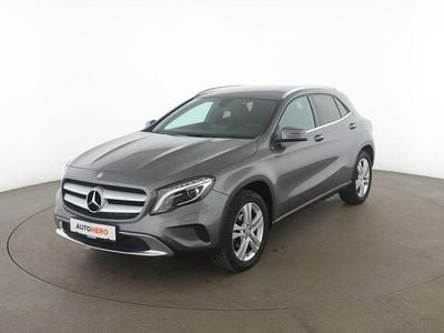 Grau Gebraucht 2016 Mercedes GLA200 Urban SUV | 19.350 € (Fairer Preis)