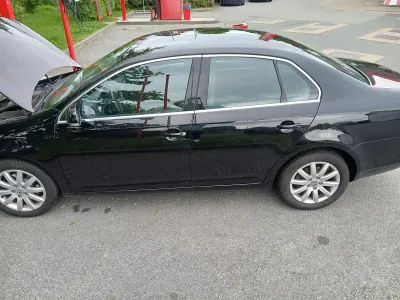 Używany VW Jetta 116 KM (85 kW) 2006 Czarny Sedan/Limuzyna