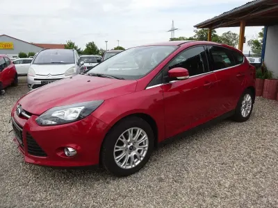 Gebraucht Ford Focus Titanium 182 PS (133 kW) 2011 Rot Limousine