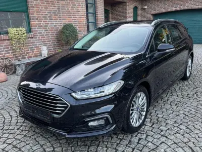Gebraucht Ford Mondeo Titanium 150 PS (110 kW) 2022 Schwarz Kombi