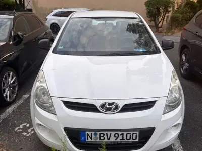 Gebraucht Hyundai i20 Classic 77 PS (56 kW) 2010 Weiß Kleinwagen