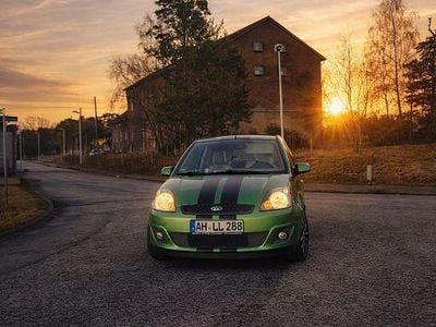 Gebraucht Ford Fiesta Ambiente 69 PS (50 kW) 2007 Grün Kleinwagen