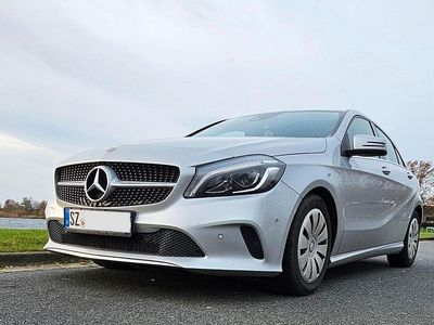 Gebraucht Mercedes A200 Urban 136 PS (100 kW) 2017 Silber Limousine