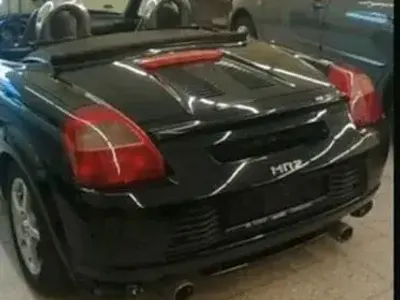 Gebraucht Toyota MR2 140 PS (102 kW) 2001 Schwarz Cabrio