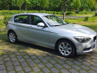 gebraucht BMW 114 i metallic 5 türig von privat