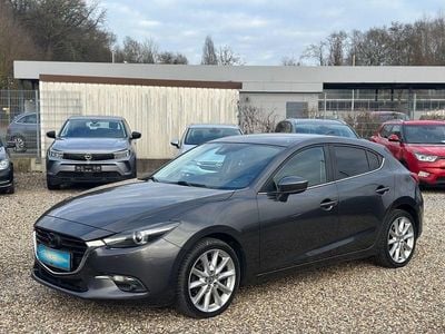 Grau Gebraucht 2017 Mazda 3 Sports-Line Limousine | 7.900 € (Guter Preis)