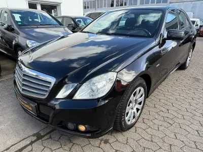 Gebraucht Mercedes E220 170 PS (125 kW) 2010 Schwarz Limousine