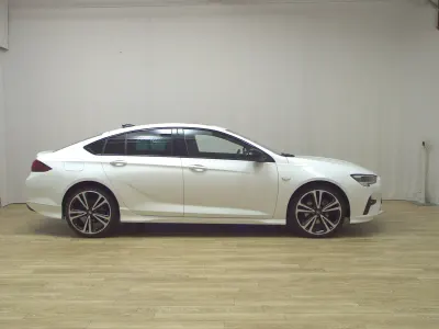 Usata Opel Insignia Ultimate 174 CV (127 kW) 2021 Bianco Berlina