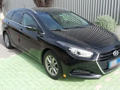Gebraucht Hyundai i40 Trend 135 PS (99 kW) 2016 Schwarz Kombi