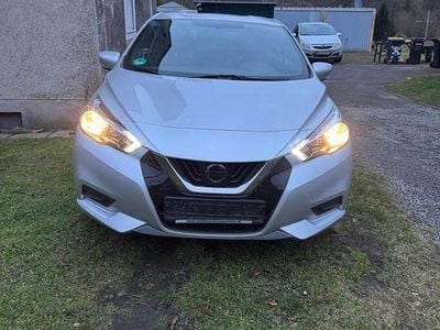Gebraucht Nissan Micra Acenta 90 PS (66 kW) 2017 Silber Kleinwagen
