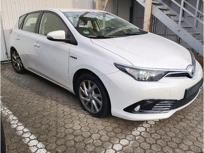 Gebraucht Toyota Auris Hybrid 136 PS (100 kW) 2015 Weiss Limousine