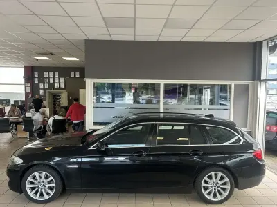 Gebraucht BMW 525 Sport Line 218 PS (160 kW) 2012 Schwarz Kombi