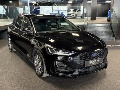 Gebraucht Ford Focus ST-Line 124 PS (91 kW) 2022 Schwarz Limousine