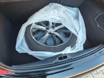 Gebraucht Peugeot 208 Allure 156 PS (114 kW) 2014 Schwarz Kleinwagen