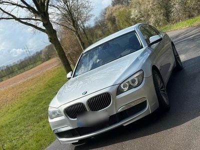 Gebraucht BMW 730 M Sport 245 PS (180 kW) 2008 Silber Limousine