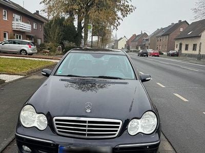 Gebraucht 2005 Mercedes C320 Avantgarde Limousine | 5.499 € (Teuer)