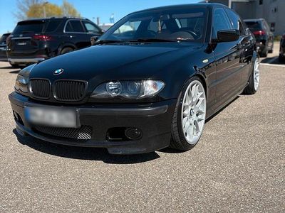 Gebraucht BMW 320 150 PS (110 kW) 2001 Schwarz Limousine