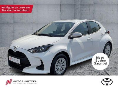 Neu Toyota Yaris Hybrid Comfort 116 PS (85 kW) 2025 Weiß Limousine