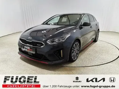 Usado Kia ProCeed Comfort 204 HP (150 kW) 2021 Cinzento Citadino