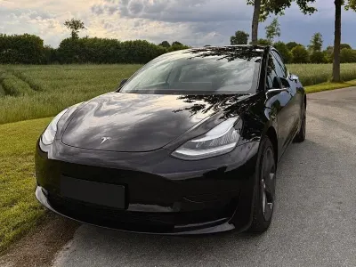 Gebraucht Tesla Model 3 Standard Range Plus 239 kW (325 PS) 2020 Schwarz Limousine