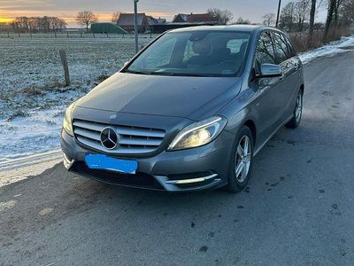 Gebraucht Mercedes B200 136 PS (100 kW) 2011 Grau Van / Kleinbus