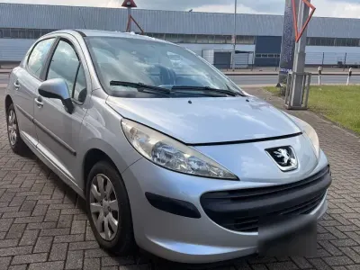 Gebraucht Peugeot 207 Sport 109 PS (80 kW) 2007 Silber Limousine