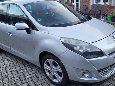 Gebraucht Renault Grand Scénic III Dynamique 131 PS (96 kW) 2010 Silber Van / Kleinbus