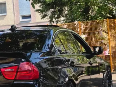 Gebraucht BMW 330 245 PS (180 kW) 2011 Schwarz Limousine