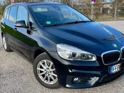 Gebraucht BMW 218 Gran Tourer Advantage 150 PS (110 kW) 2016 Schwarz Van / Kleinbus