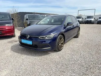 Używany VW Golf VII Active 150 KM (110 kW) 2021 Niebieski Hatchback