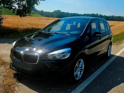 Gebraucht BMW 220 Gran Tourer 190 PS (139 kW) 2019 Schwarz Van / Kleinbus