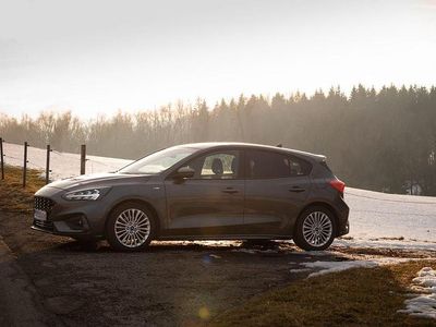 Gebraucht Ford Focus ST-Line 125 PS (91 kW) 2018 Grau Limousine