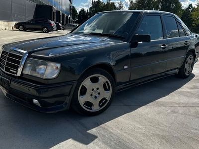 Gebraucht Mercedes E300 239 PS (175 kW) 1989 Schwarz Limousine