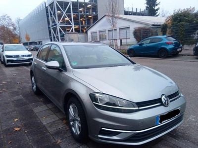 Silber Gebraucht 2017 VW Golf VII Comfortline Limousine | 13.999 € (Guter Preis)