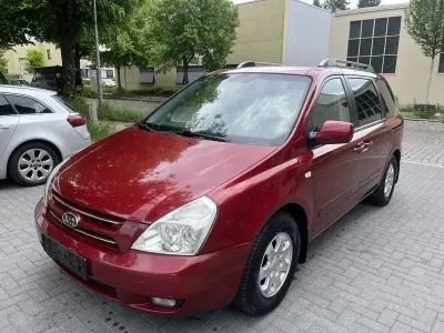 Gebraucht Kia Carnival EX 185 PS (136 kW) 2007 Rot Van / Kleinbus