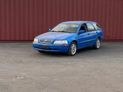 Gebraucht Volvo V40 122 PS (89 kW) 2002 Blau Kombi