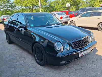 Gebraucht Mercedes E240 170 PS (125 kW) 2000 Schwarz Limousine
