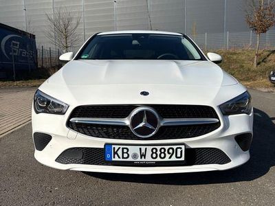 Gebraucht Mercedes CLA200 Shooting Brake 150 PS (110 kW) 2022 Weiß Kombi