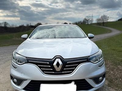 Second-hand Renault Mégane IV Intens 131 CP (96 kW) 2017 Argintiu Berlinǎ