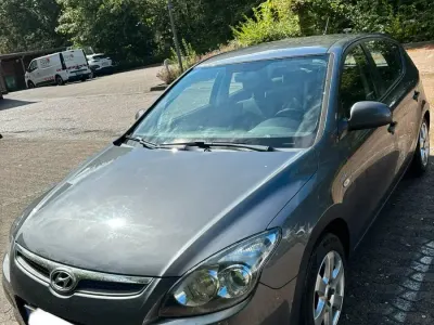 Gebraucht Hyundai i30 109 PS (80 kW) 2010 Limousine