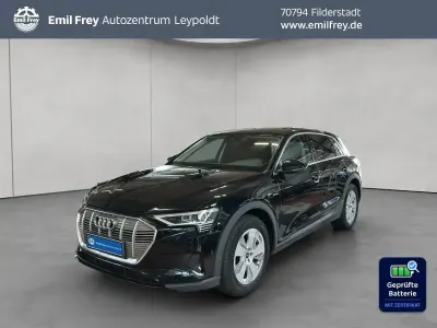Gebraucht Audi e-tron Basis 230 kW (313 PS) 2022 Brillantschwarz SUV